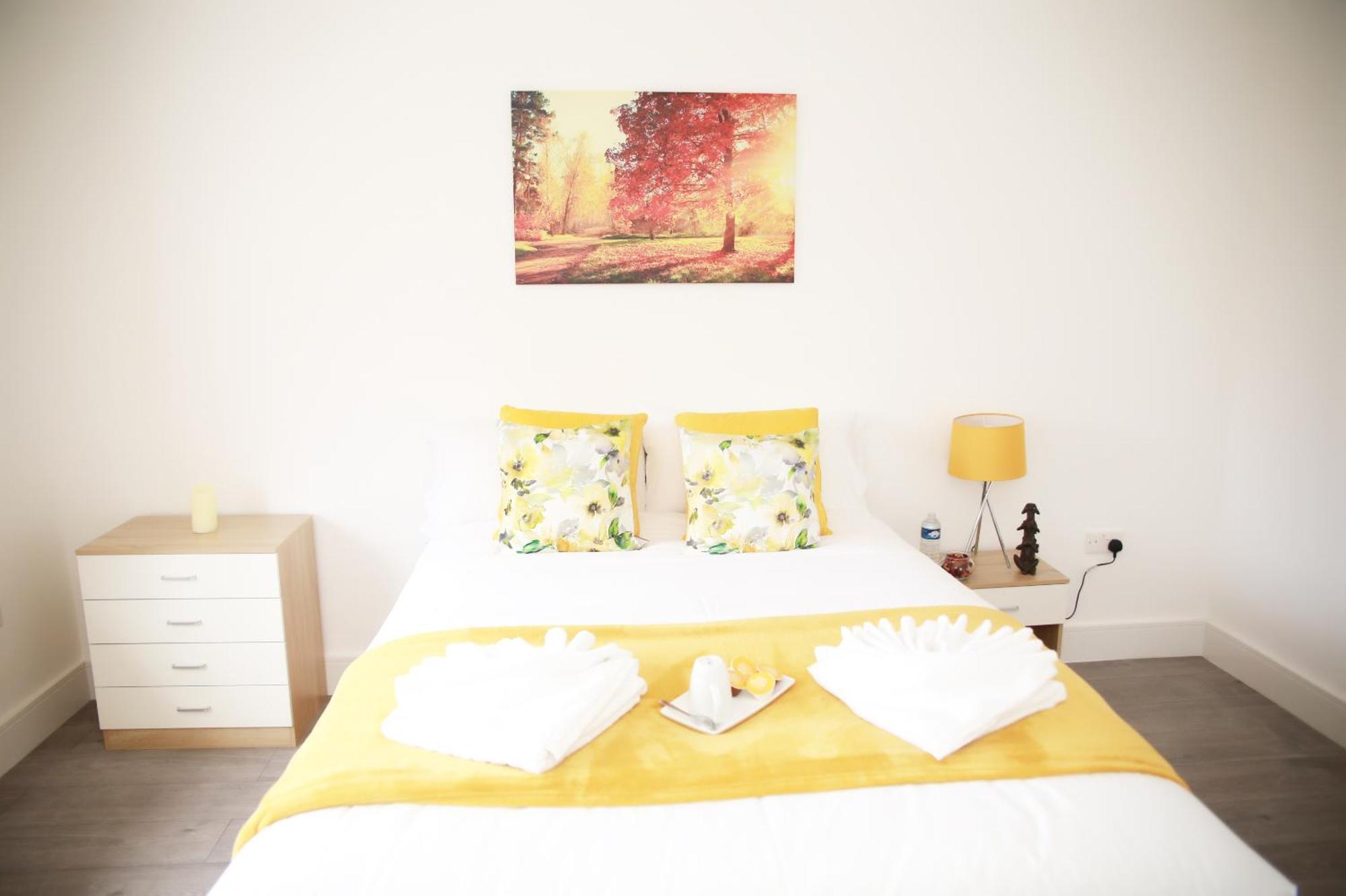 Deluxe 4 Bedroom House The Hyde Экстерьер фото