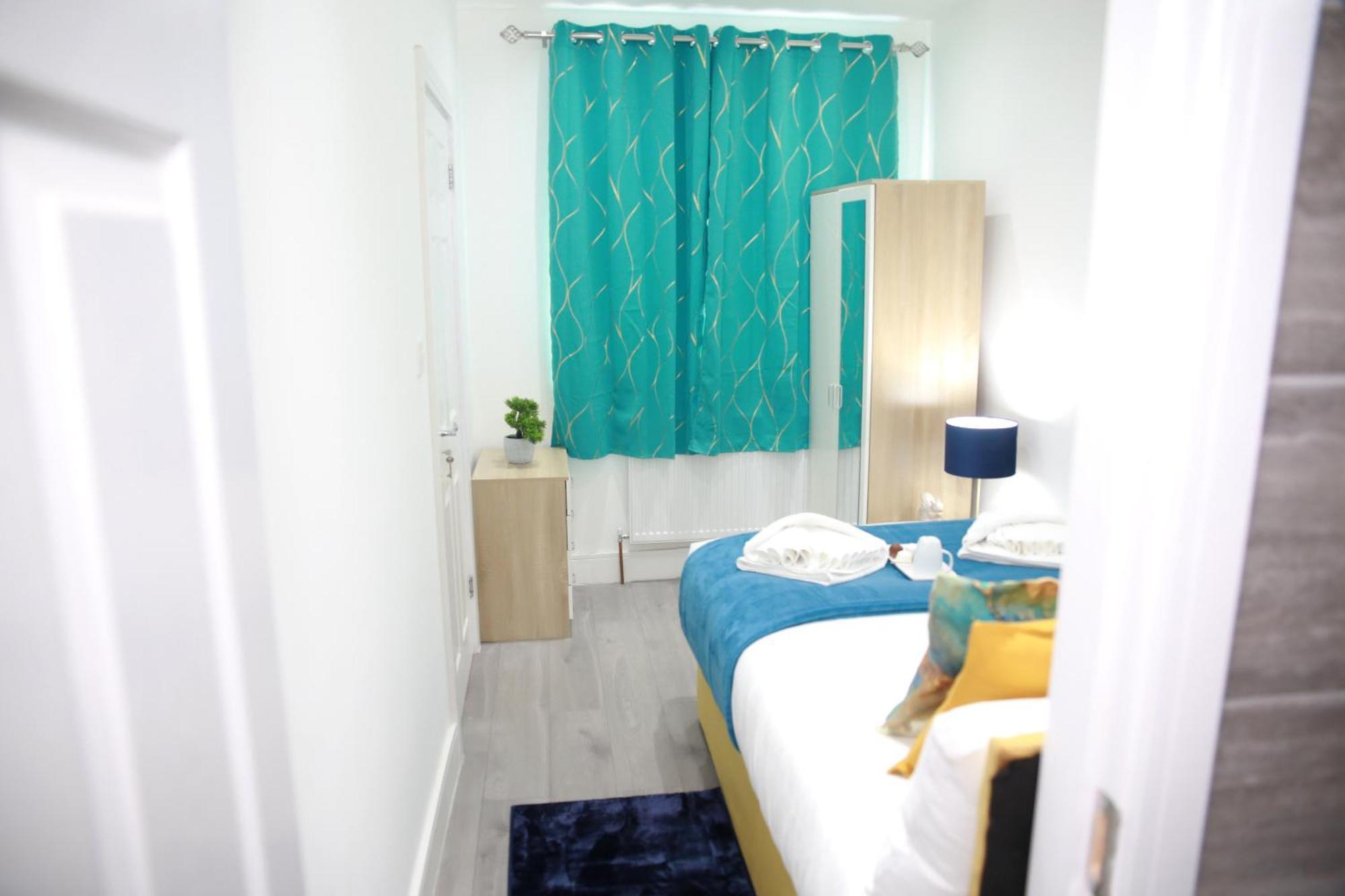 Deluxe 4 Bedroom House The Hyde Экстерьер фото