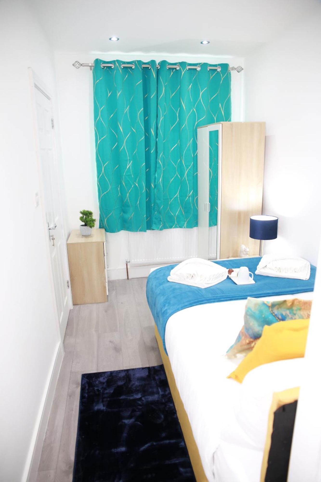 Deluxe 4 Bedroom House The Hyde Экстерьер фото